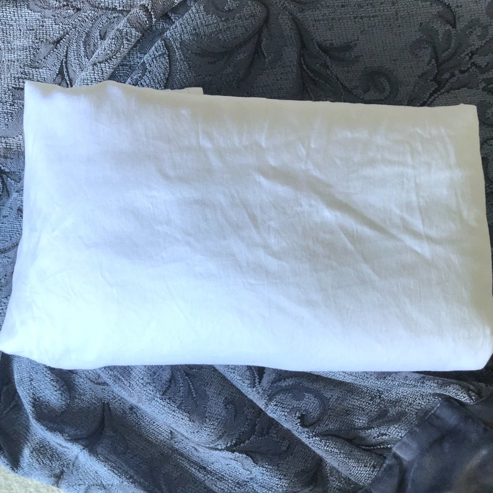 Restoration Hardware Flat sheet white sateen New made in Italy Queen NWOT